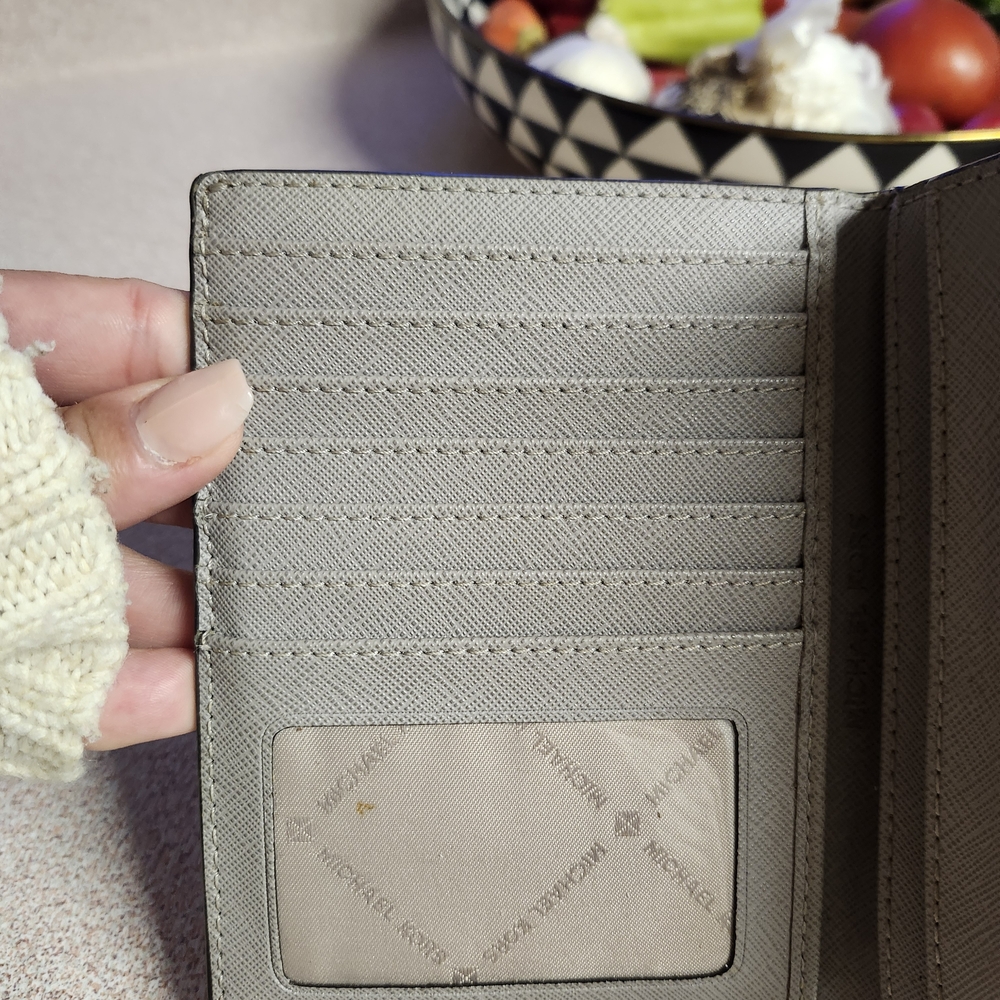 Michael Kors White Card Holder,wallet - Picture 4 of 8